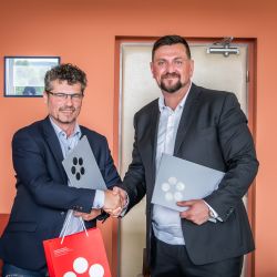 ZEKO podepsala s JU licenční smlouvu na výrobu Rollkontejnerů – nejnovější inovace z oblasti logistiky 
